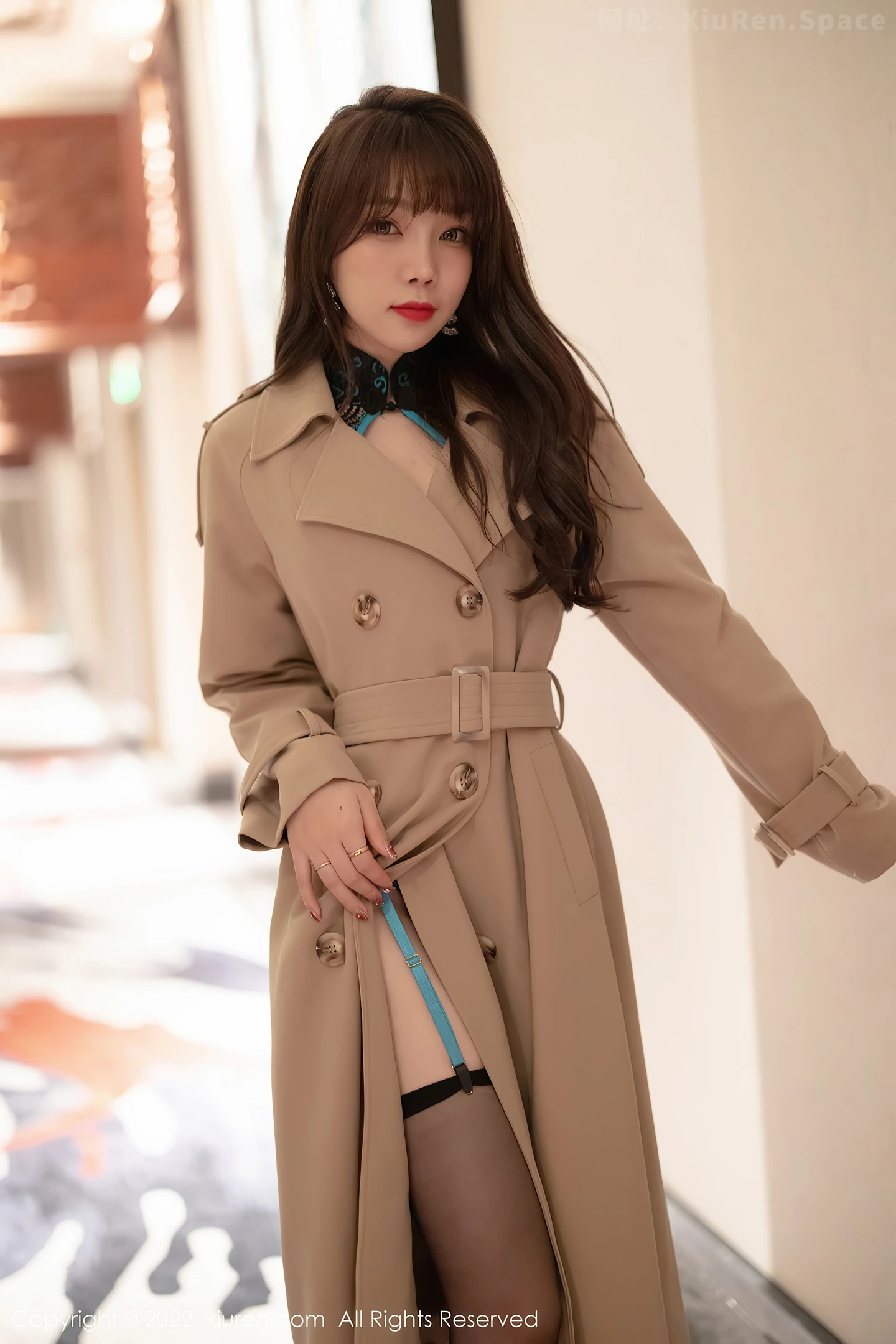 图片[4]-[XiuRen秀人网]VOL.4543 女神芝芝Booty性感深色情趣旗袍配黑丝吊袜秀翘臀美腿诱惑写真70P-秀人网官方网站